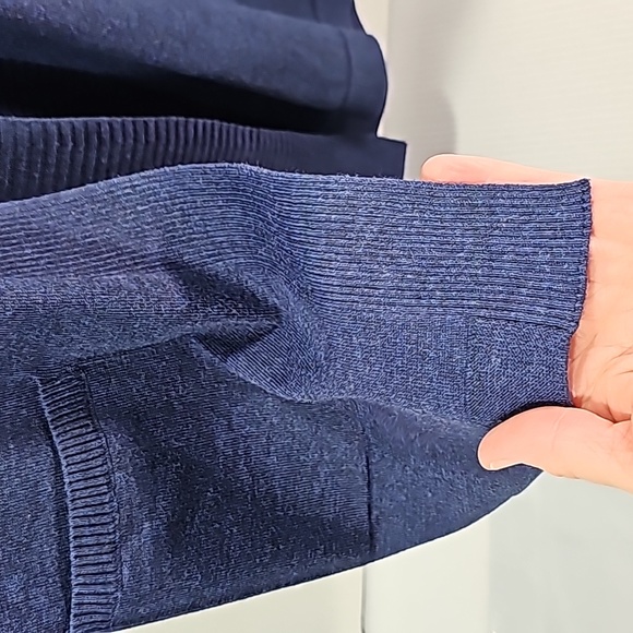 Women's Cardigan - Picture 4 of 8